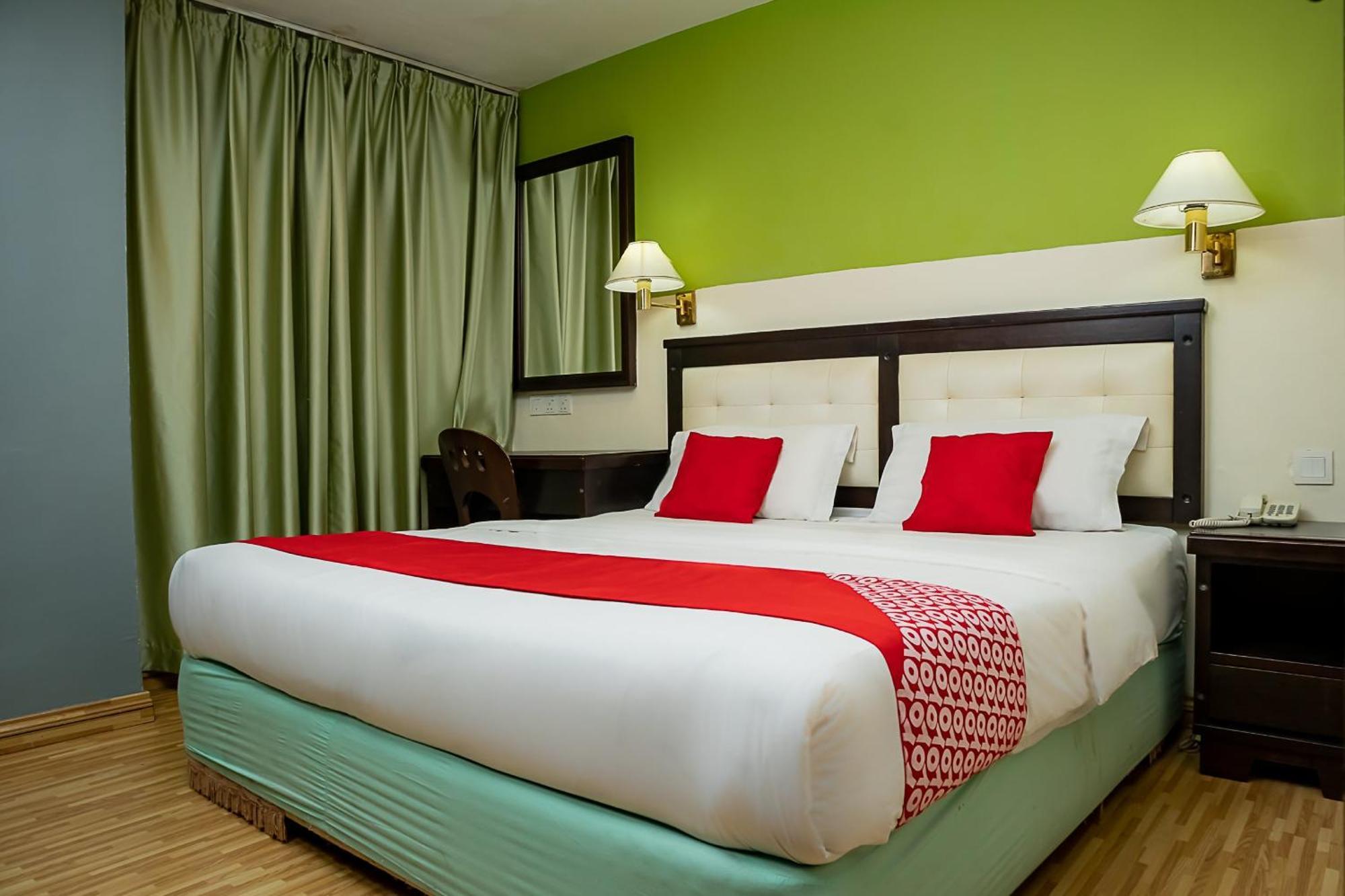Super Oyo 90055 Mansion Inn Sibu Exterior photo