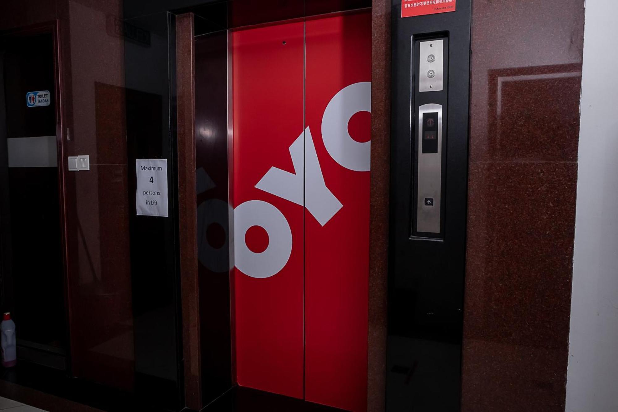 Super Oyo 90055 Mansion Inn Sibu Exterior photo